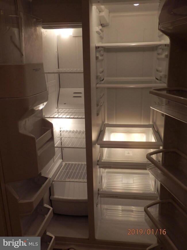 Quaker Hill Community unit 114, Alexandria, VA 22314 - photo 6