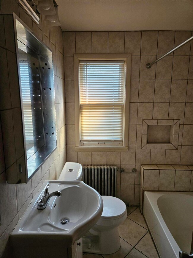 2445 N 50th St unit 2447, Milwaukee, WI 53210 - photo 5