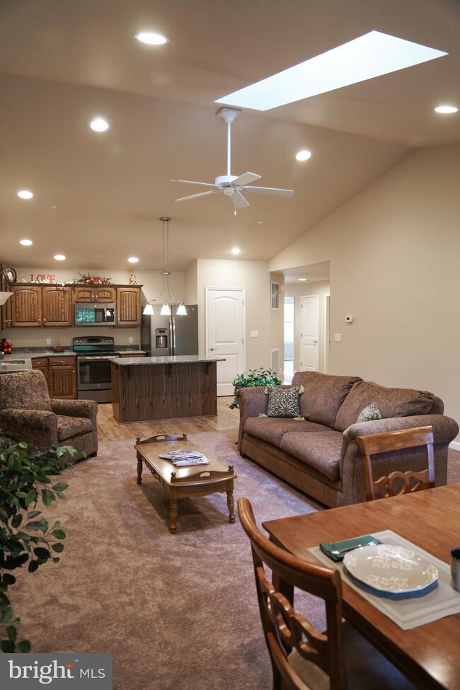 613 Shook Ct W, Greencastle, PA 17225 - photo 4