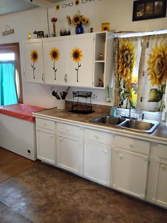 710 E 12th St, Goodland, KS 67735 - photo 7