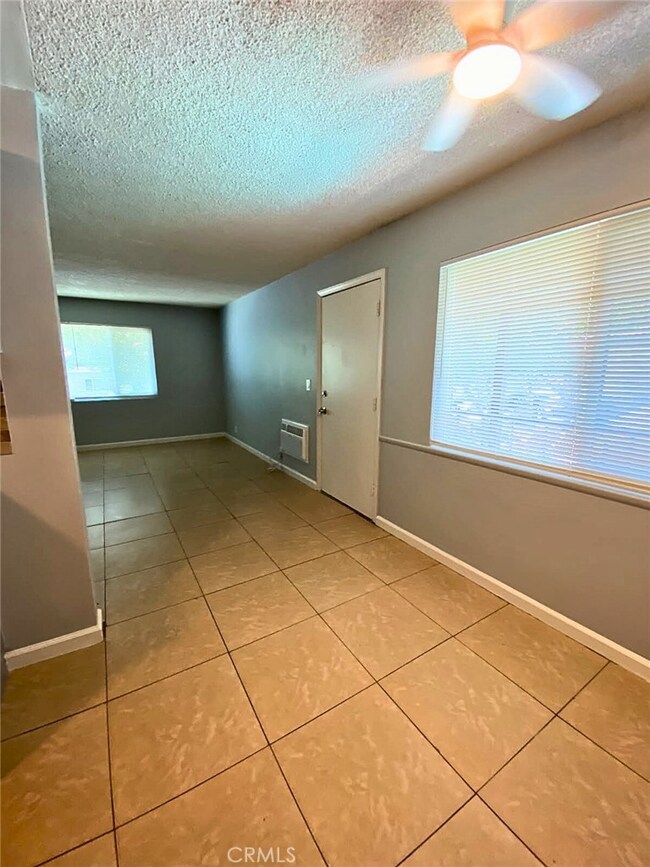 811 Orchid Ct unit J, Upland, CA 91786 - photo 3