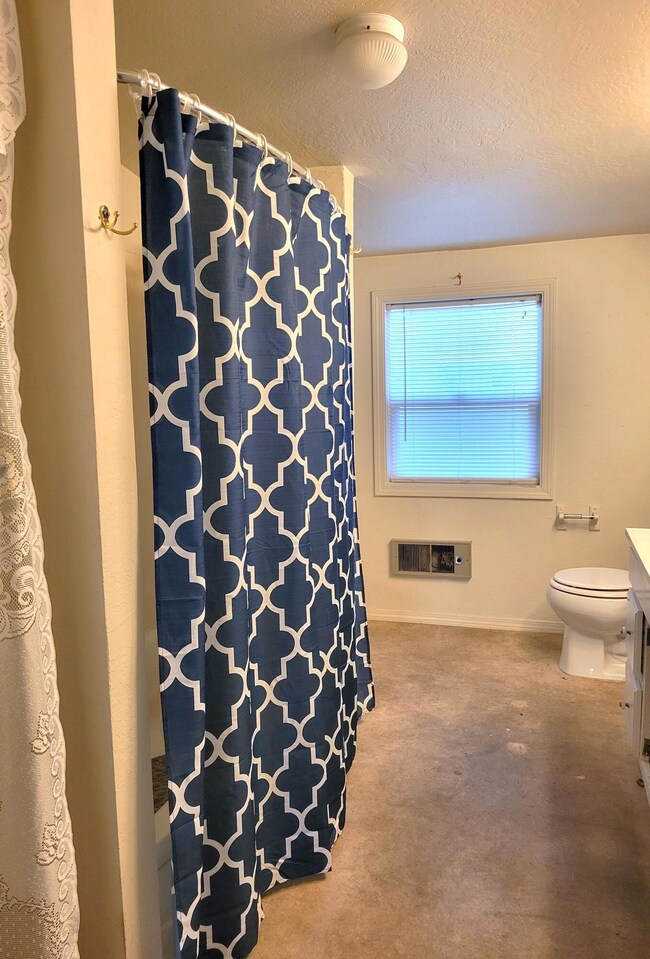 805 SW 4th St, Grants Pass, OR 97526 - photo 7