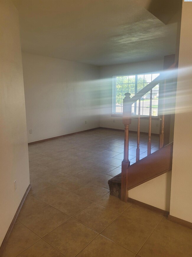 910 S Johnson St, Kennewick, WA 99336 - photo 6