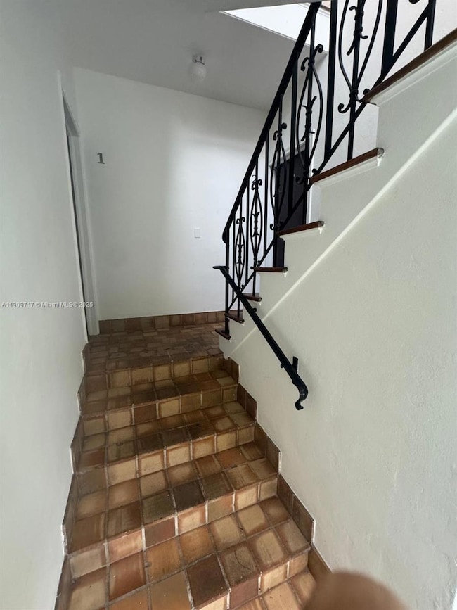 315 W 28th St unit 4, Miami Beach, FL 33140 - photo 4