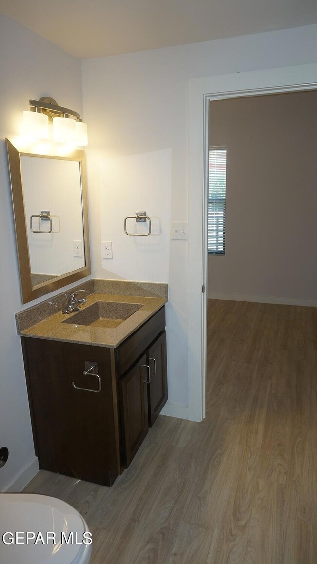 1061 Ranger St unit 17, El Paso, TX 79907 - photo 6