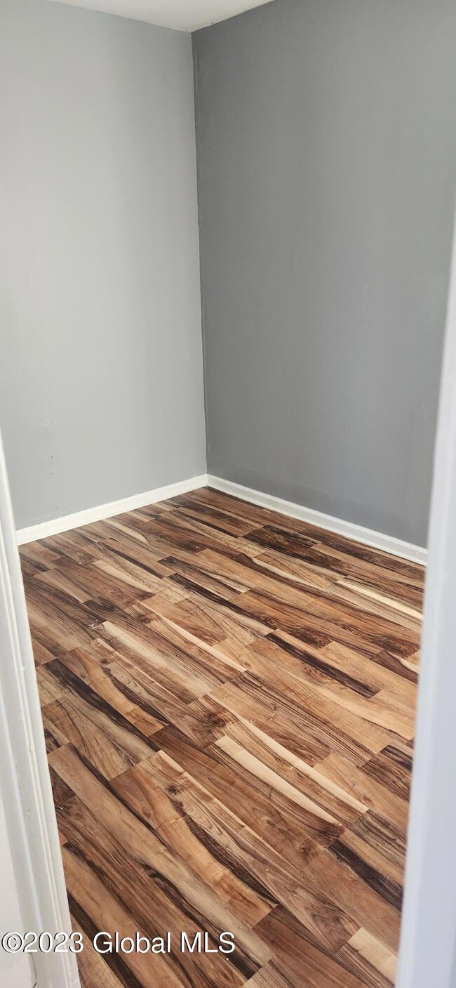 402 Summit Ave, Schenectady, NY 12307 - photo 6