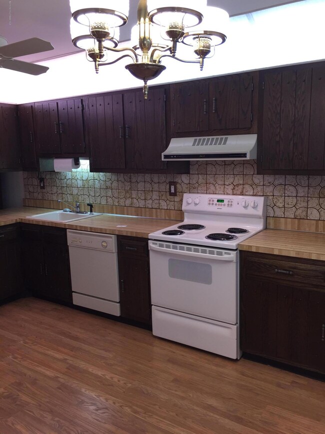 182 Kitchen