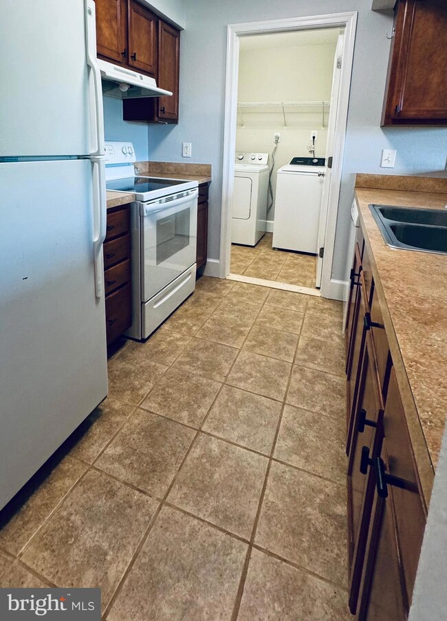 11242 Torrie Way unit L, Bealeton, VA 22712 - photo 6