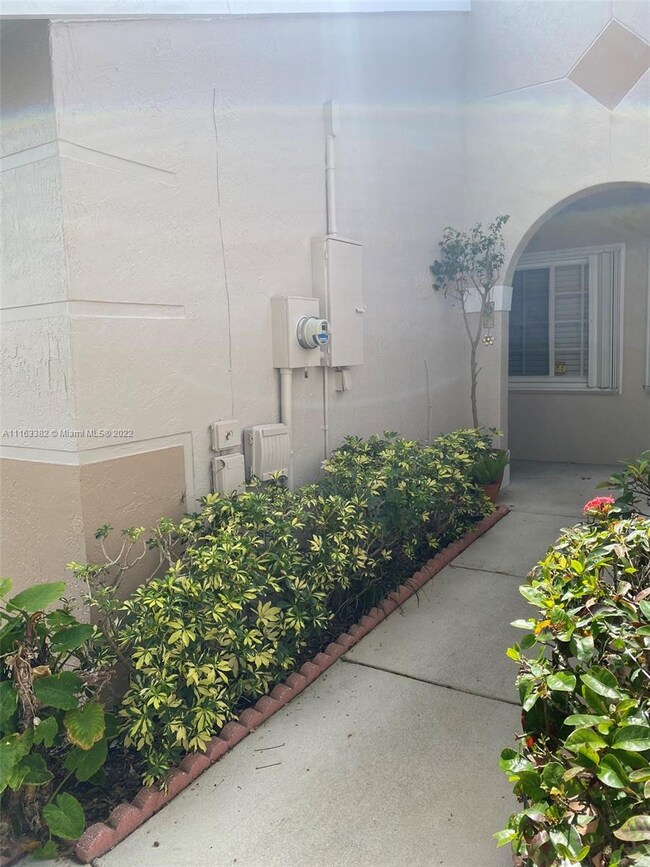 11740 SW 17th Ct, Miramar, FL 33025 - photo 3