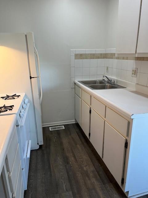 624 6th Ave Apt 1 Kitchen