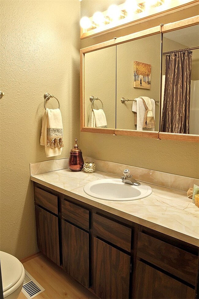 5103 Picnic Point Rd, Edmonds, WA 98026 - photo 2