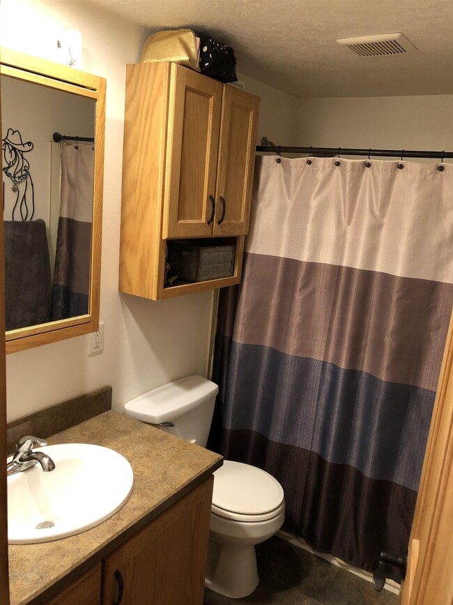 1424 5th St SW, Minot, ND 58701 - photo 6