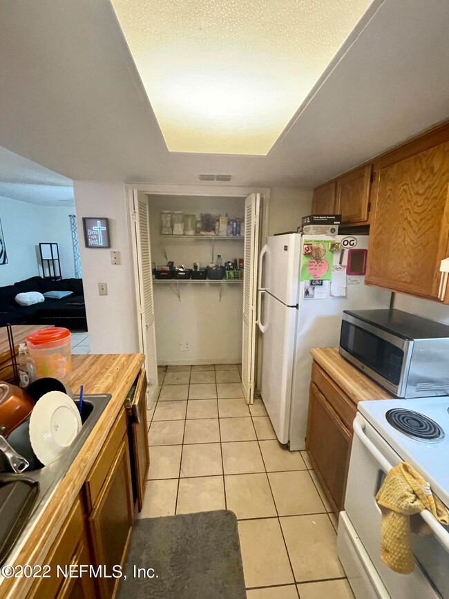 7628 Jana Ln N, Jacksonville, FL 32210 - photo 6