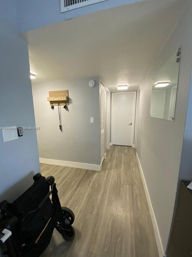 455 S Pine Island Rd unit 307C, Plantation, FL 33324 - photo 6