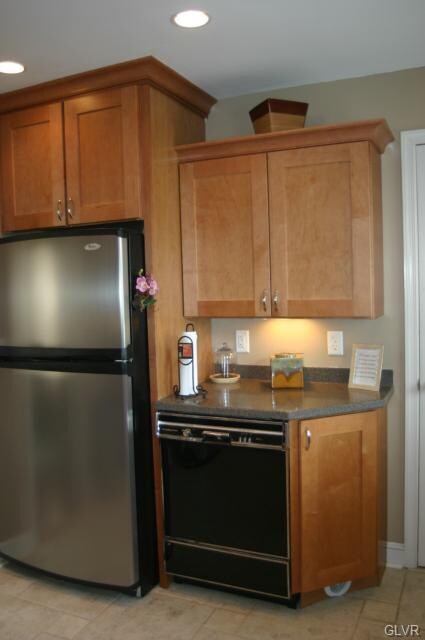 1032 Maple St, Bethlehem, PA 18018 - photo 4