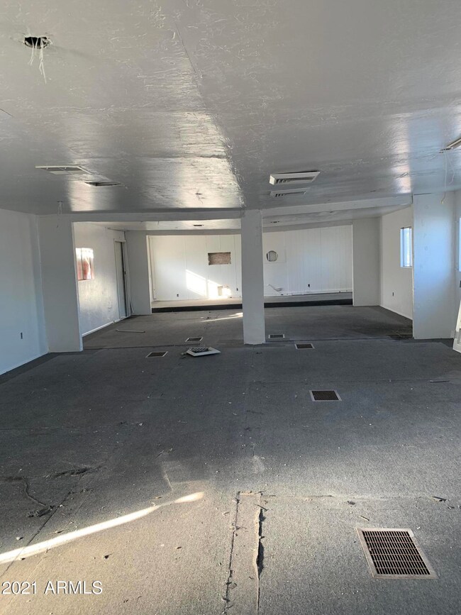 Interior 7