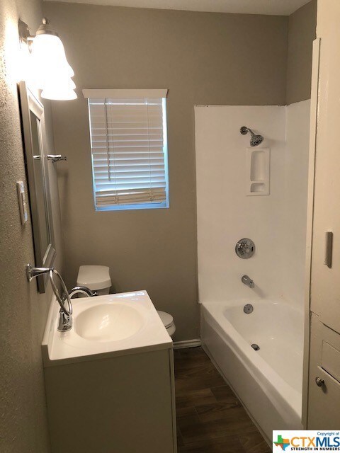 630 E Pine St, Seguin, TX 78155 - photo 6