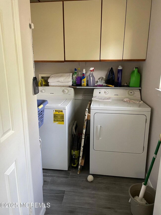 518 Petunia Ln N, Whiting, NJ 08759 - photo 5