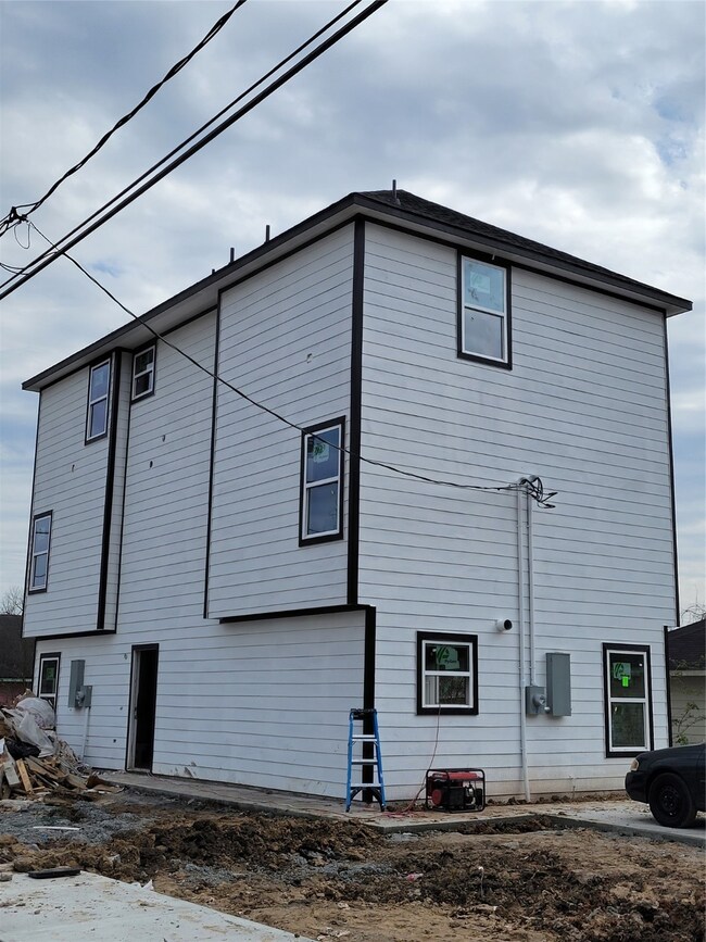 7954 Sayers St, Houston, TX 77016 - photo 3