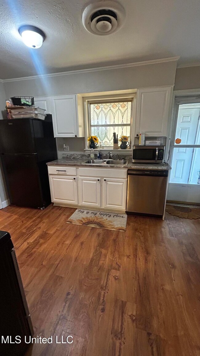 218 Westview Cir, McComb, MS 39648 - photo 3