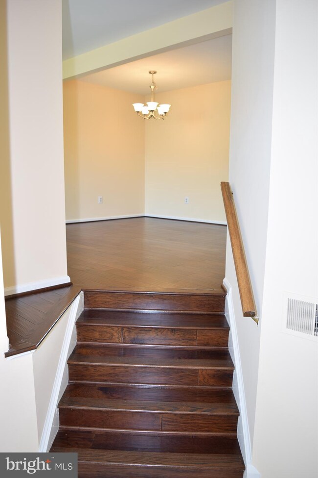 21842 Maywood Terrace, Sterling, VA 20164 - photo 6