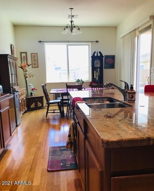 Kitche & Dining Area