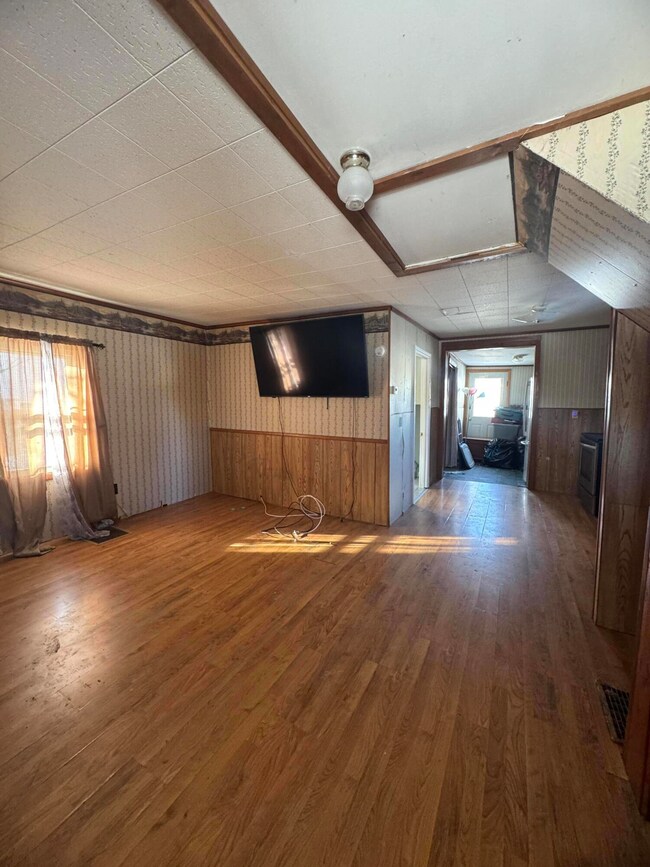 18 Railroad Ave, Milo, ME 04463 - photo 5