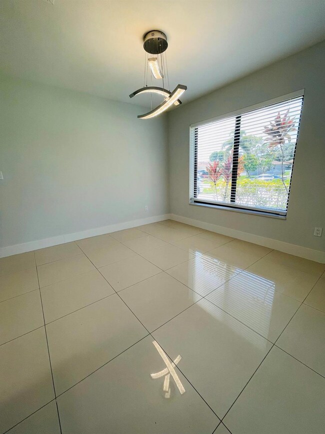 4892 Palm Hill Dr unit 13b, West Palm Beach, FL 33415 - photo 4