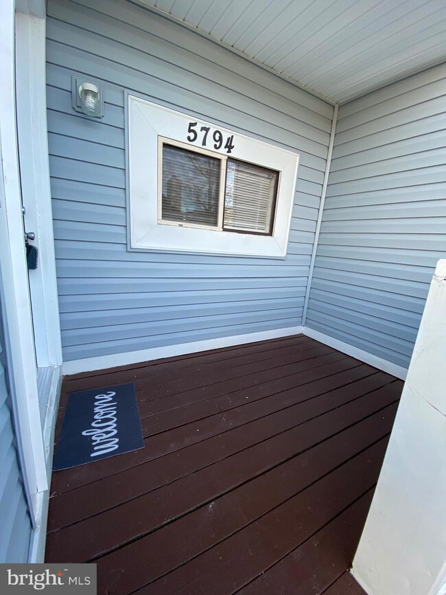 5794 Village Green Dr unit 3/5794, Alexandria, VA 22309 - photo 2