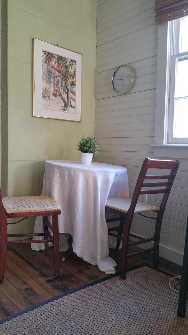 Unit F Breakfast Seating