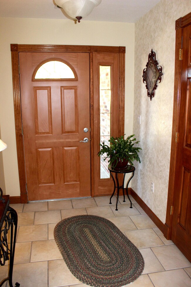 Interior/Front Entry