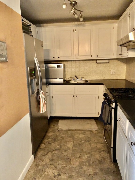 81 High St unit 24, Amesbury, MA 01913 - photo 5