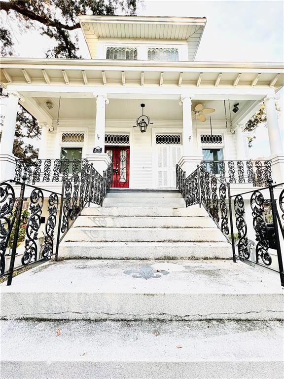 Steps leading up to porch