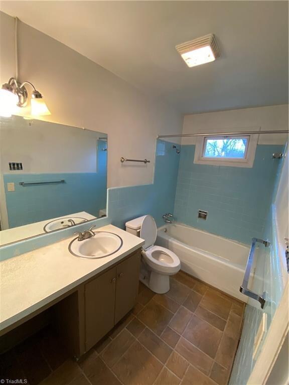 2425 N Dunleith Ave, Winston Salem, NC 27105 - photo 3