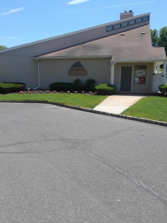 6 Cotswold Cir unit 8.06, Ocean, NJ 07712 - photo 4