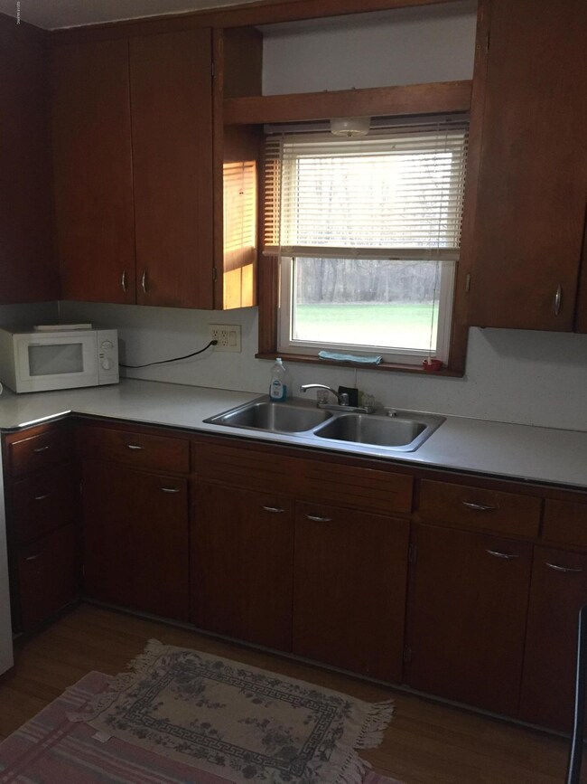 812 Nieb St, Niles, MI 49120 - photo 4