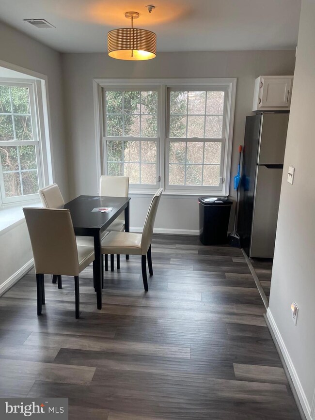 5715 Sweetway Terrace unit 28, Capitol Heights, MD 20743 - photo 2