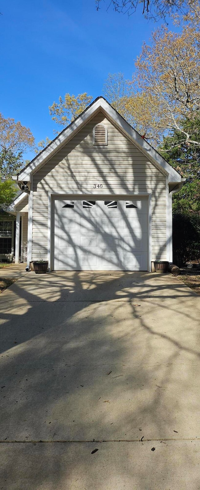 1 Car Garage