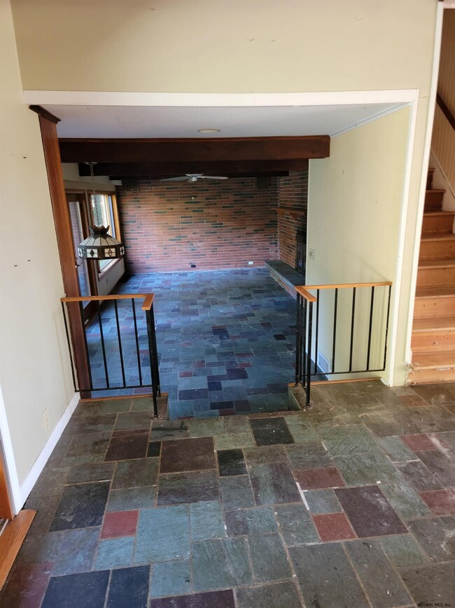 8 Marathon Dr, Troy, NY 12180 - photo 5