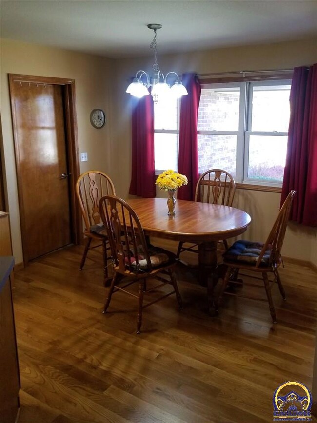 3931 SW 40th Terrace, Topeka, KS 66610 - photo 7