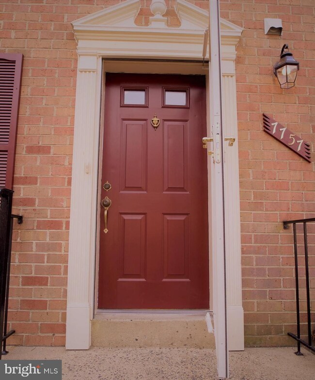 7757 Shootingstar Dr, Springfield, VA 22152 - photo 2