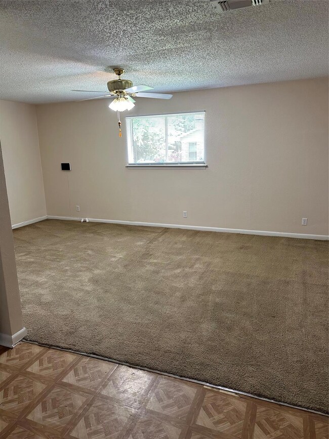 602 Casa Linda St, Ennis, TX 75119 - photo 4