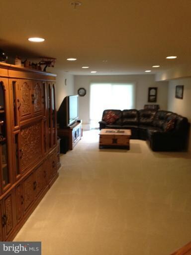 8706 Timber Oak Ln, Laurel, MD 20723 - photo 4