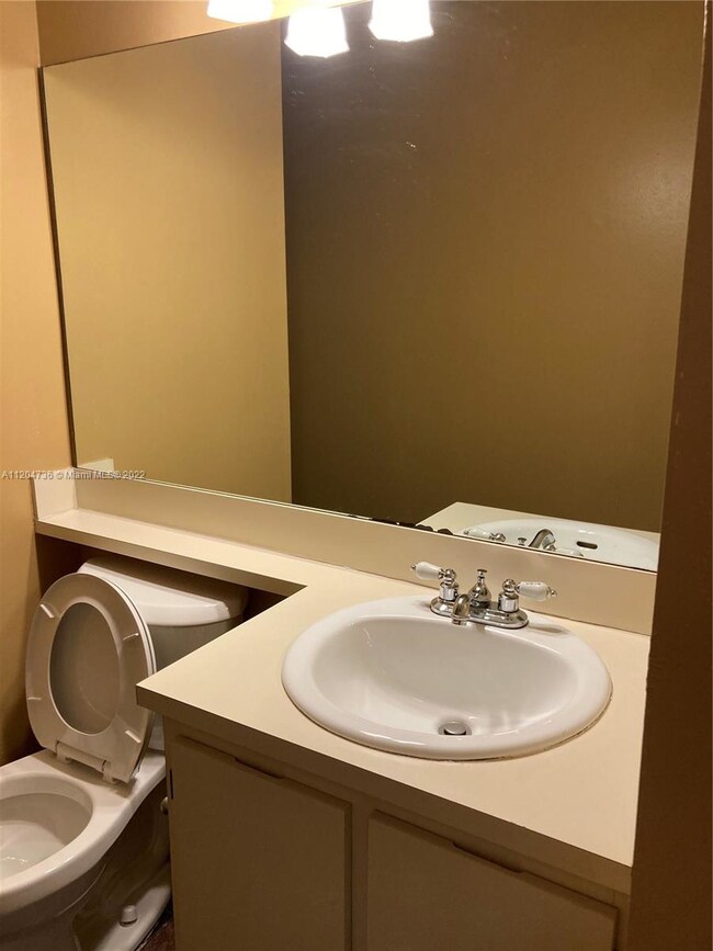 1051 Summit Place Cir unit D, West Palm Beach, FL 33415 - photo 3