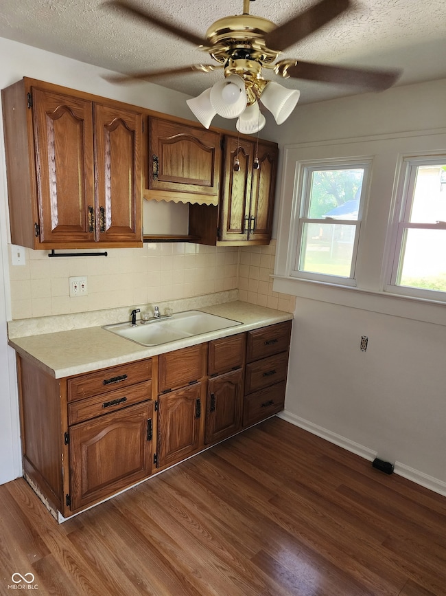 1027 N Linwood Ave, Indianapolis, IN 46201 - photo 7