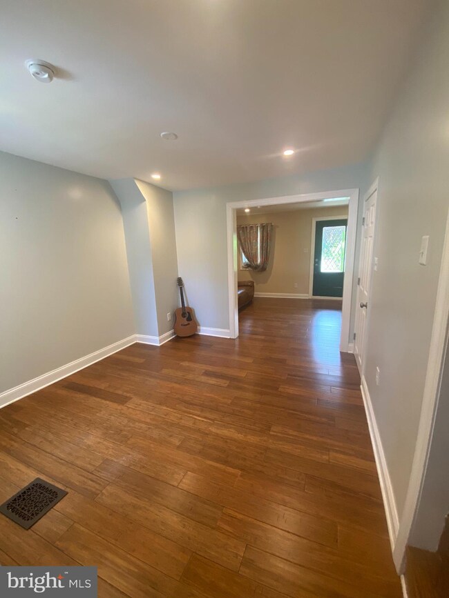 327 E Linden St, Kennett Square, PA 19348 - photo 3