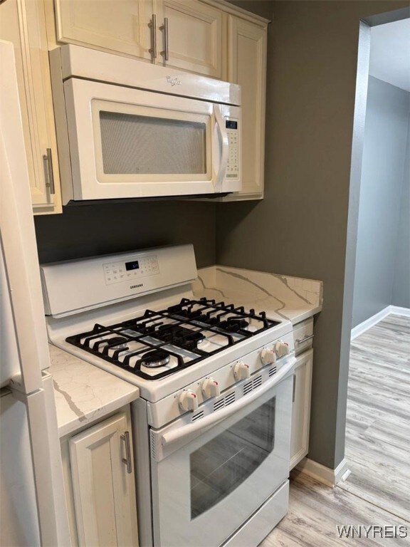 120 Charter Oaks Dr unit 1, Buffalo, NY 14228 - photo 4