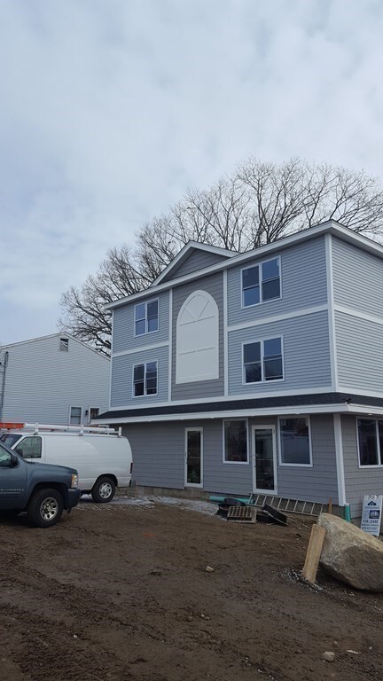 339 Mammoth Rd unit 2, Lowell, MA 01854 - photo 2