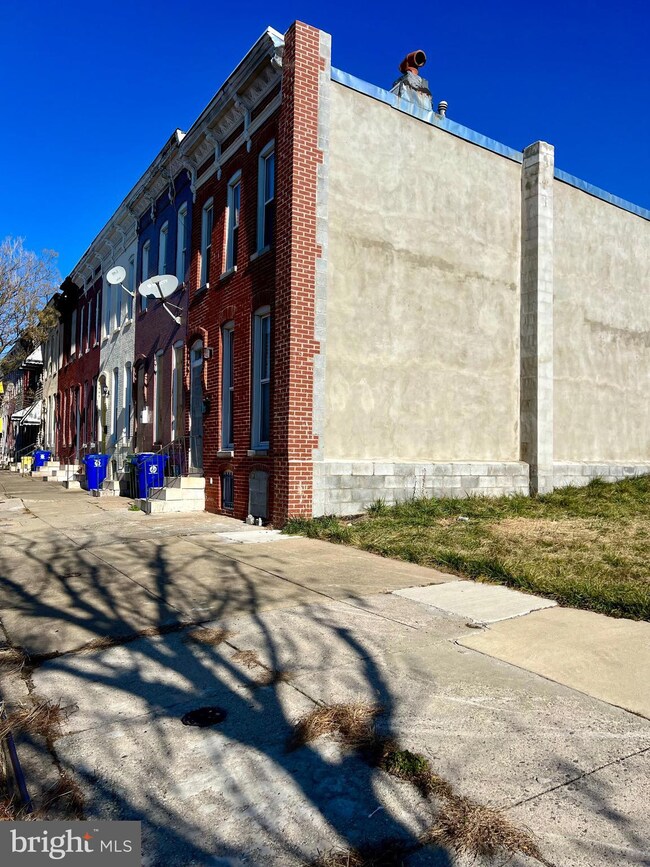 1124 N Carrollton Ave, Baltimore, MD 21217 - photo 4