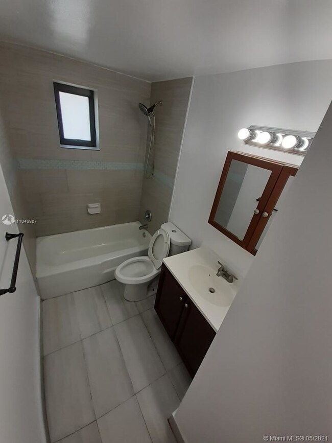 731 Phippen Waiters Rd unit n/a, Dania, FL 33004 - photo 5